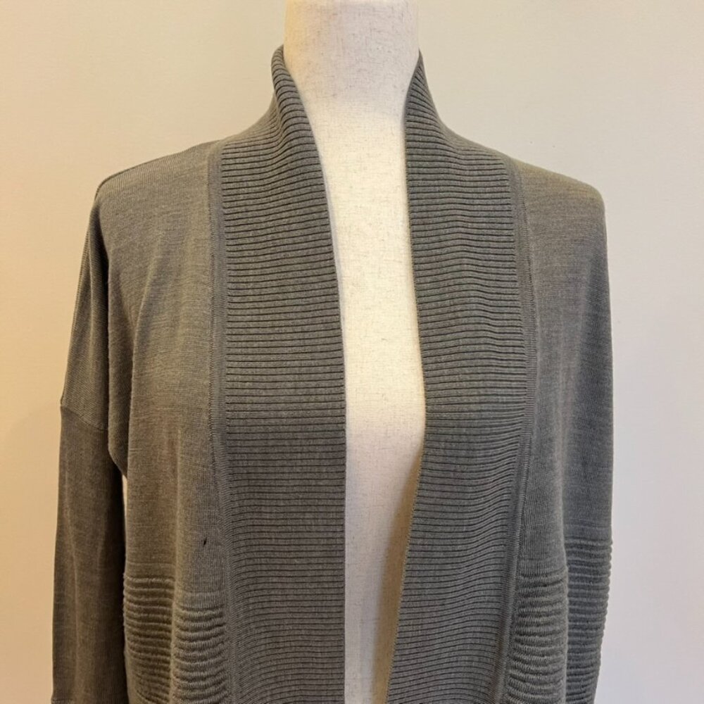 Lululemon Sit In Lotus Wrap II Cardigan Womens 6 Green Merino Wool Yoga Sweater - Picture 4 of 16